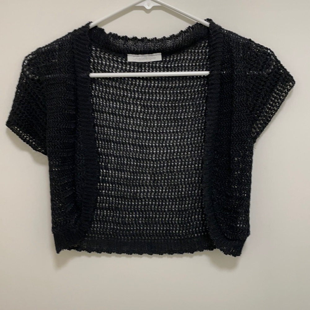 Crop top crochet cardigan